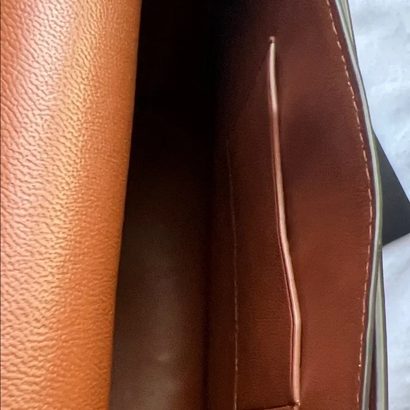 Coach Willis top handle. Tan Brown Leather Top Handle Satchel with Gold Turnlock - Picture 9 of 11